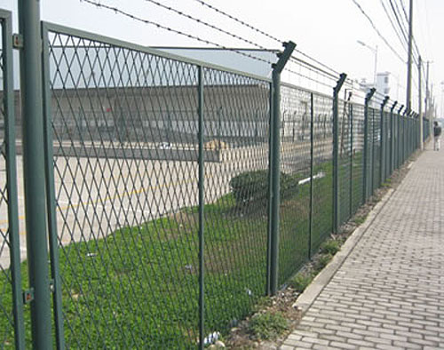 鋼板網護欄